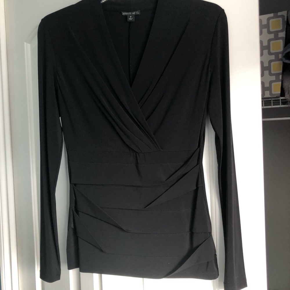Lafayette 148 New York fitted black top